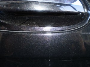 黒い車の水垢